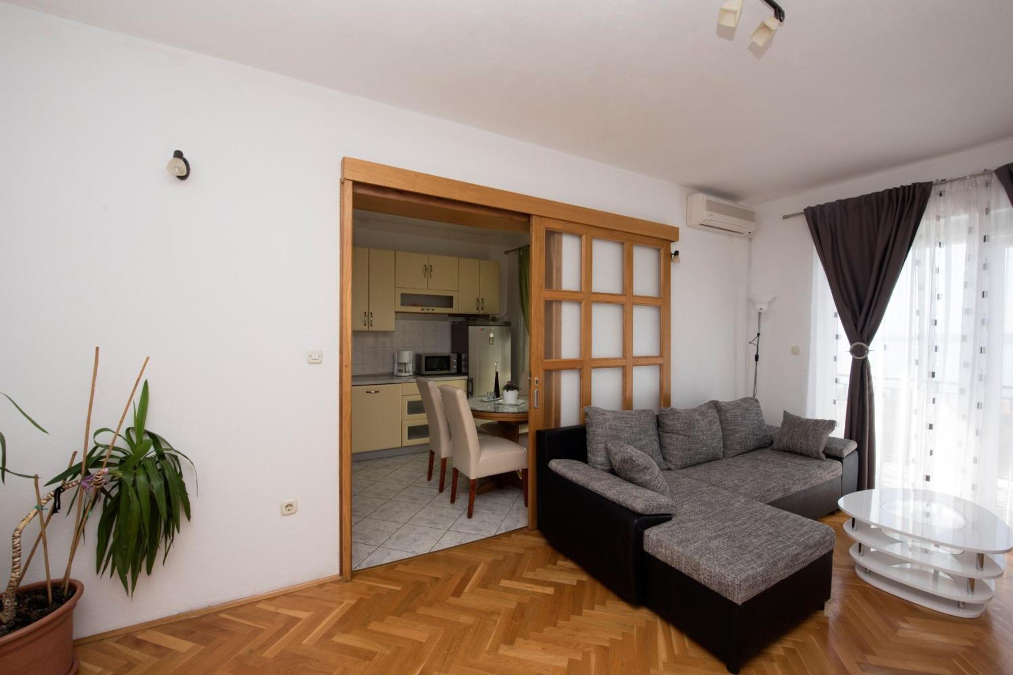 Apartments With A Parking Space Brela, Makarska - 16603 Quarto foto